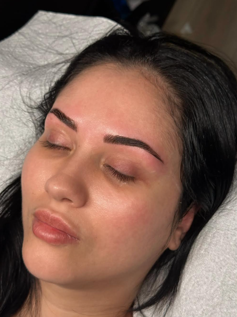 Brow service at LashDon